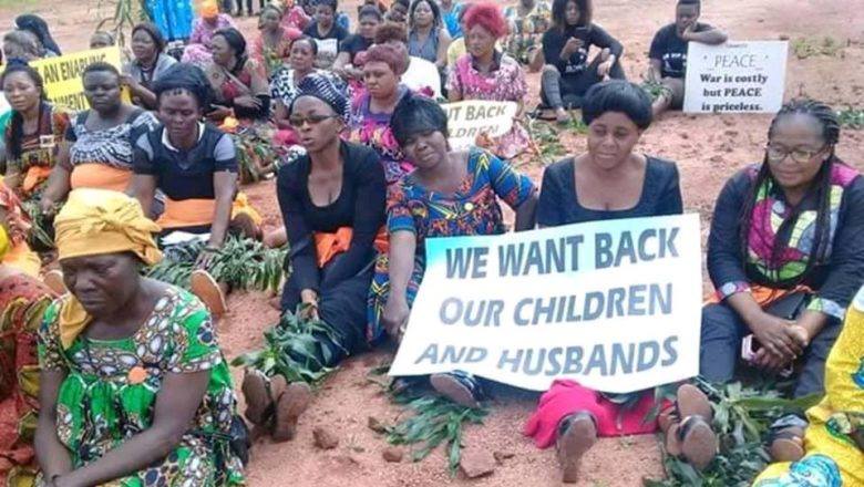 Women protesting against violence on the English speaking regions of Cameroon
